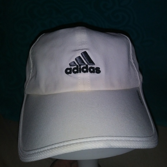 Women's Adidas hat - Picture 1 of 3